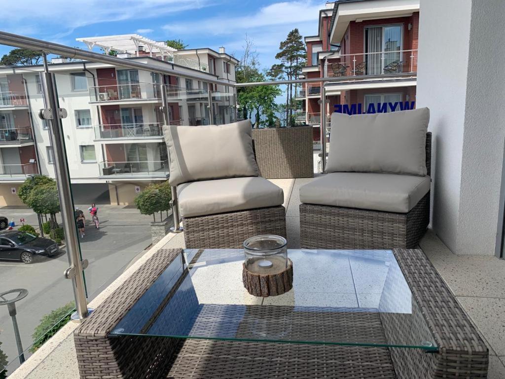 Apartament Nadmorski Z Basenem Klifowa Rewal Exterior photo